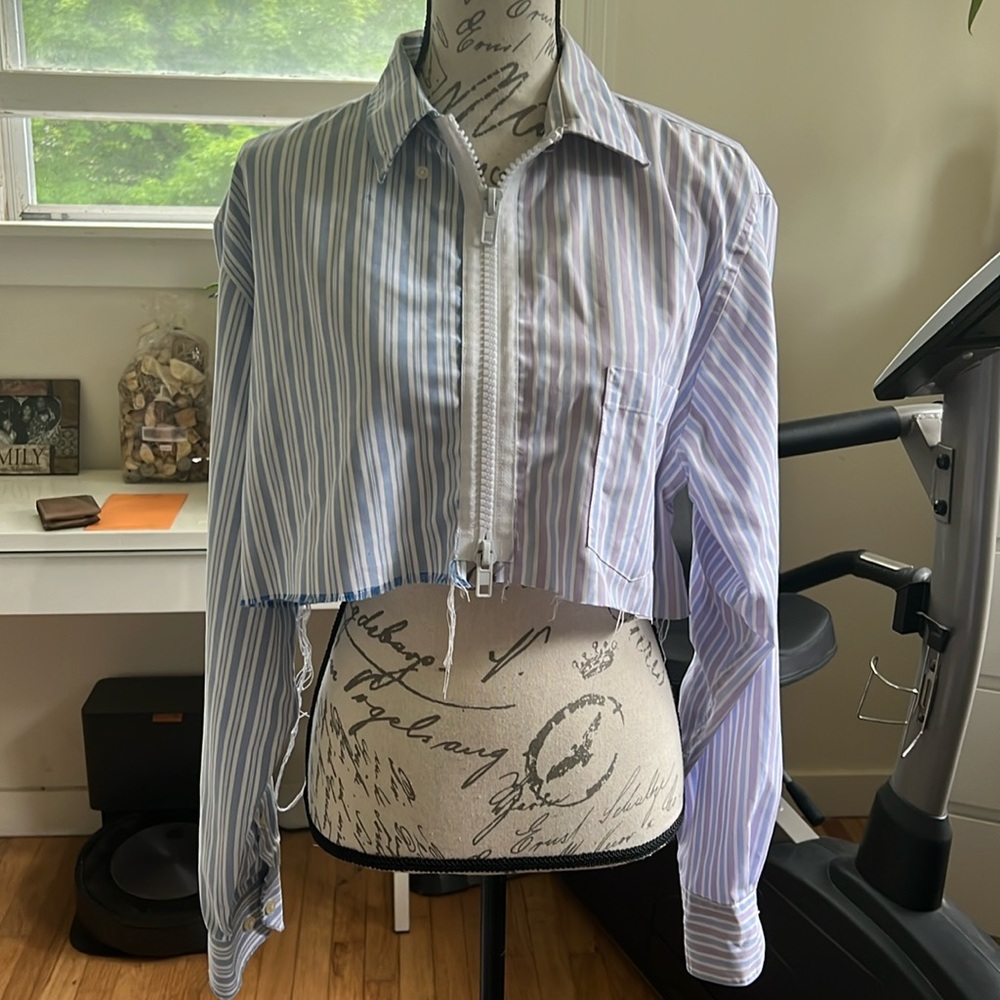 LF Furst of a Kind zip down crop top